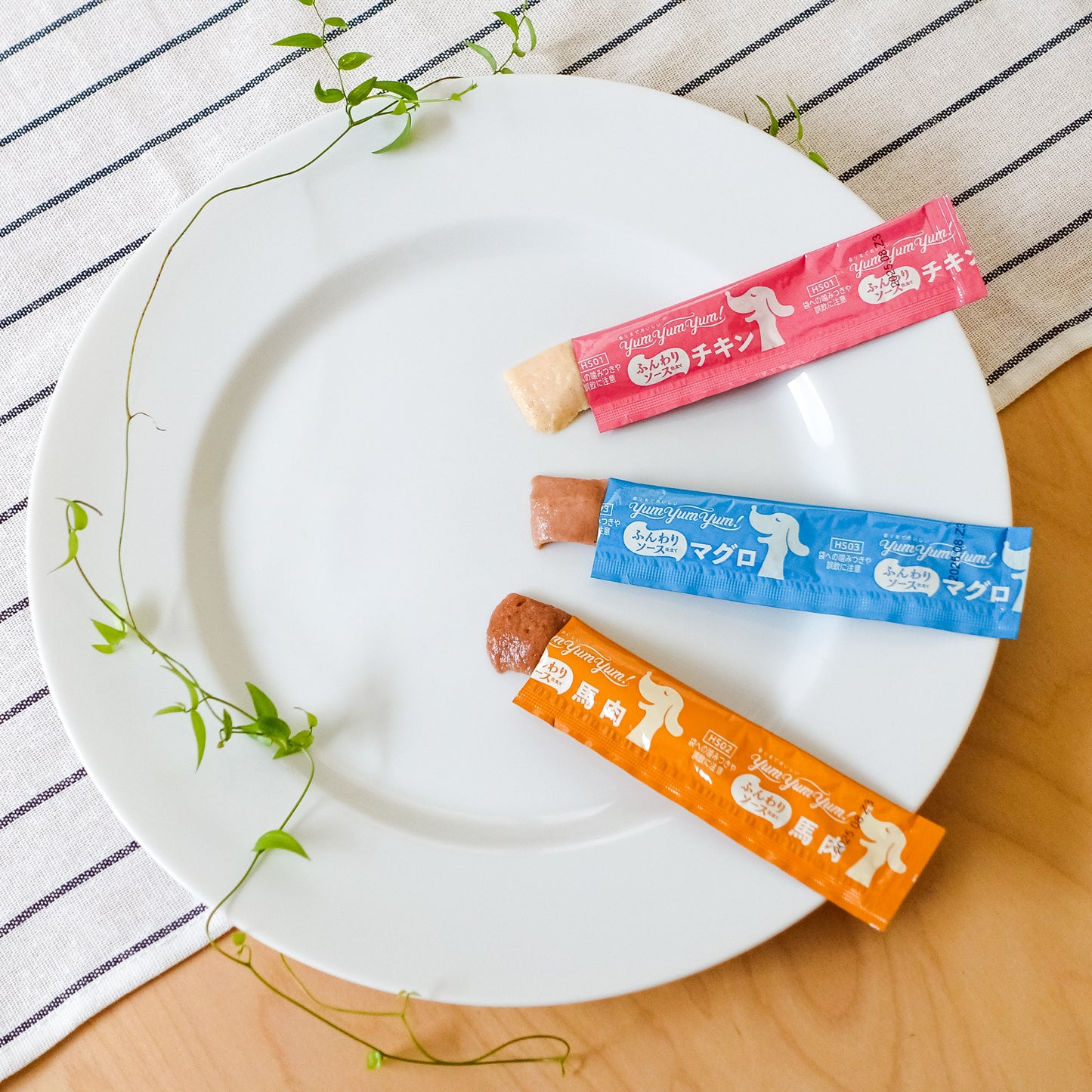 【yum yum yum！】 ふんわりソース仕立て チキン（10g×6本）